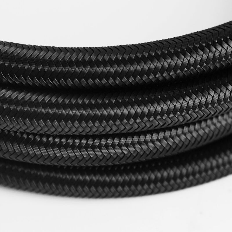 Flexibele NBR-brandstofslang met hoge prestaties – zwart nylon gevlochten, oliebestendig, gratis snijservice voor industriële hydraulische systemen
